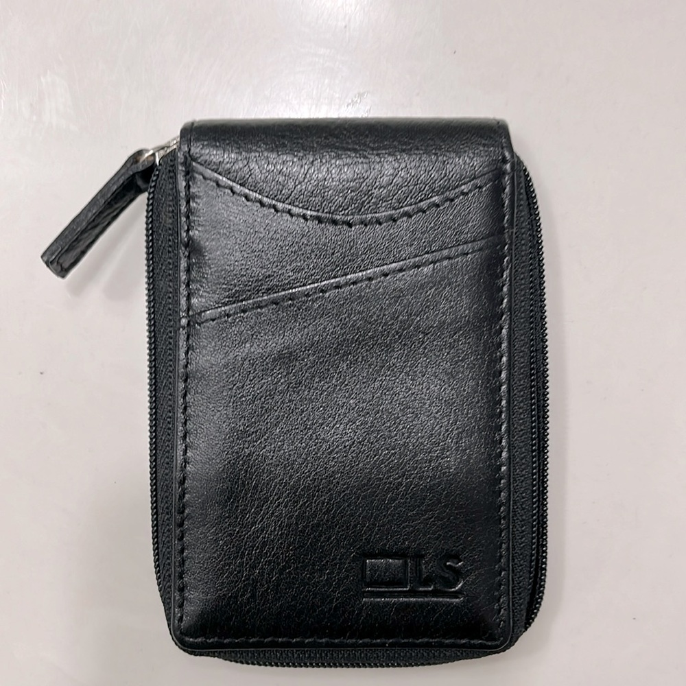 RFID “LS LEATHER” black card holder. NWOT